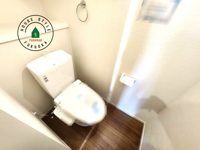 糟屋郡志免町桜丘３丁目第5-２棟（2号棟）の内観：施工例|温水洗浄便座を完備しております。2ヶ所にトイレがあるのは朝の慌ただしい時間も安心です。