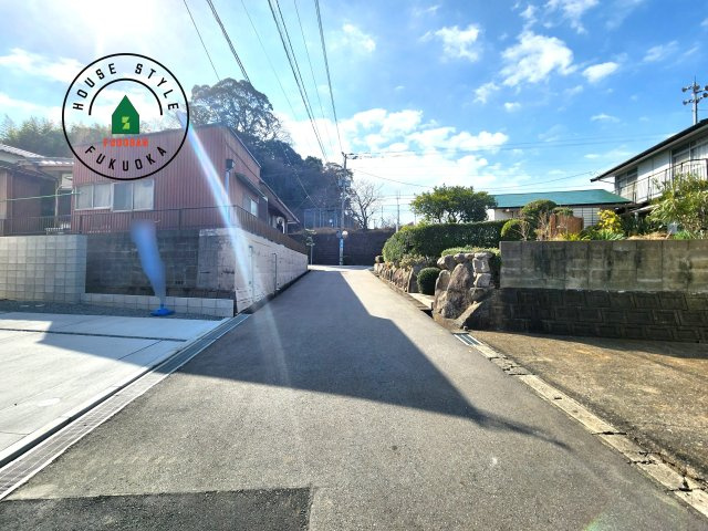 糟屋郡志免町桜丘３丁目第5-２棟（2号棟）の前面道路含む現地写真|前面道路です。