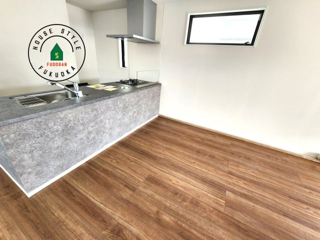 糟屋郡志免町桜丘３丁目第5-２棟（2号棟）の内観：施工例|キッチンから立ち込める香りが今日の料理を期待させます。