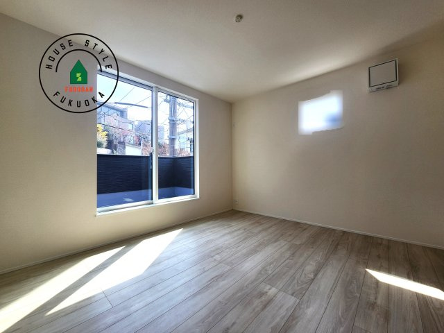 福岡市中央区笹丘２丁目第1-5棟（4号棟）の内観：施工例|主寝室には収納力に優れたクローゼットがありますので、お部屋もすっきり片付きます。