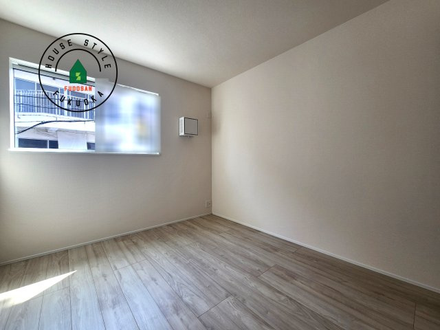 福岡市中央区笹丘２丁目第1-5棟（4号棟）の内観：施工例|採光良好な洋室は全居室、複層ガラスの遮熱効果と断熱効果で、一年中快適に過ごせます。