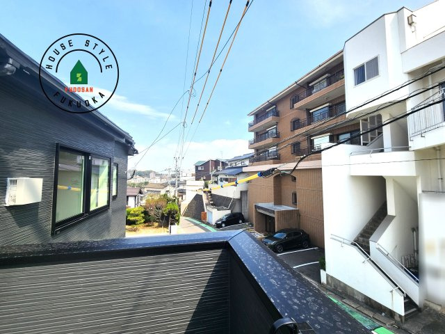 福岡市中央区笹丘２丁目第1-5棟（4号棟）の展望|窓から緑が見える物件も魅力的です。