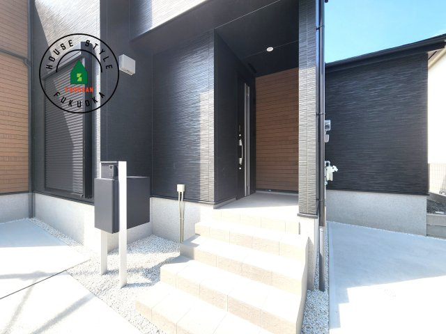 福岡市中央区笹丘２丁目第1-5棟（4号棟）の外観：施工例|おでかけの時も帰った時も、「我が家」を最初に感じでもらえる素敵な空間に。