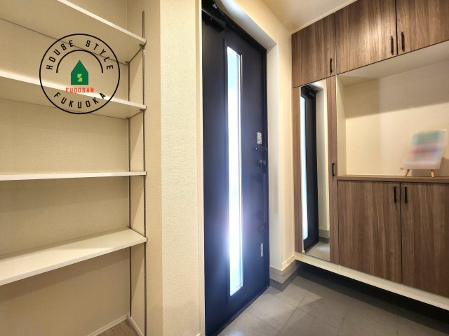 福岡市中央区笹丘２丁目第1-5棟（4号棟）の内観：施工例|二重ロックでしっかり防犯対策ができます。