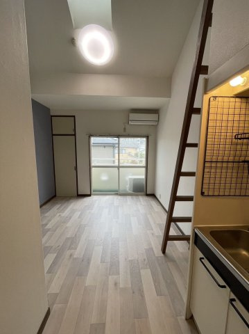 福岡市西区今宿１丁目のアパートのロビー