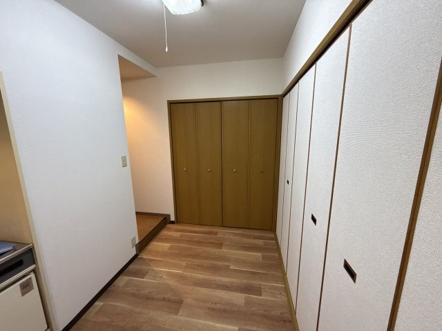 フラットフォーの居間・リビング