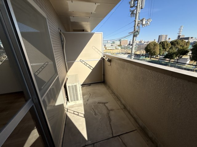 フラットフォーのバルコニー