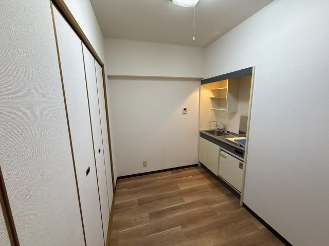 フラットフォーの居間・リビング