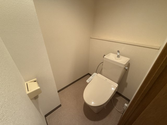 フラットフォーのトイレ