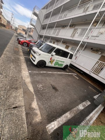 レナジア神領の駐車場