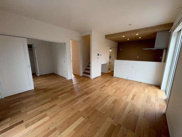 【居間・リビング】の画像