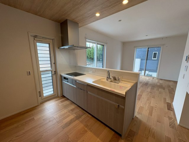 サンコート 行橋市泉中央2丁目　新築一戸建ての外観|下がり天井がオシャレなキッチン♪
【行橋市　新築一戸建て】