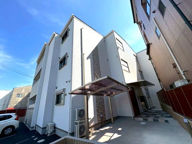 クリエオーレ菊水町の外観