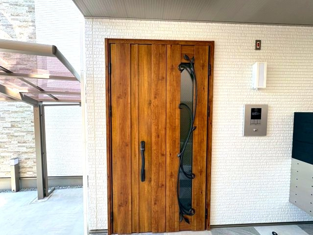 クリエオーレ菊水町のエントランス