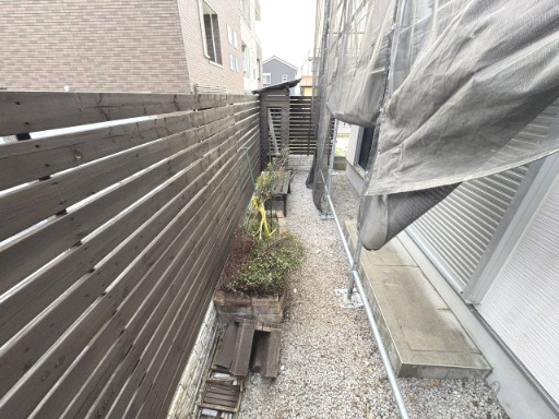 リビング横洋室