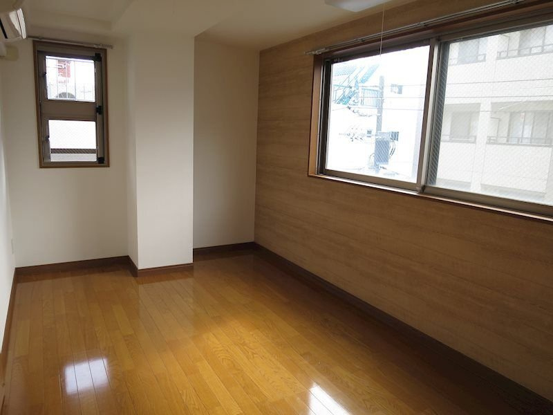 ペリグリンアパートメントの居間・リビング