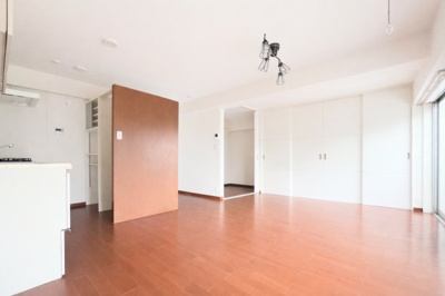 【居間・リビング】 | ◆ぐみさわ東ハイツ3号棟◆ | ◆リビングは一日中太陽の光が射し込みます。家族が集まる空間は、自然と笑顔が溢れます！