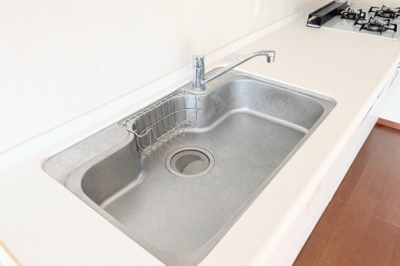 【キッチン】 | ◆ぐみさわ東ハイツ3号棟◆ | ◆広々したキッチンシンク。洗い物が多い時にも快適にご利用いただけます。