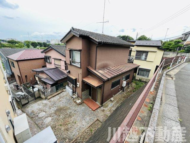 高台の眺望を365日楽しめる土地の外観|北側道路より見た本物件の外観