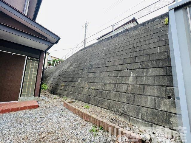高台の眺望を365日楽しめる土地のその他|北側部分は擁壁ですのでプライバシーが確保できます