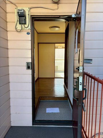 デュークハイツクロガネの玄関