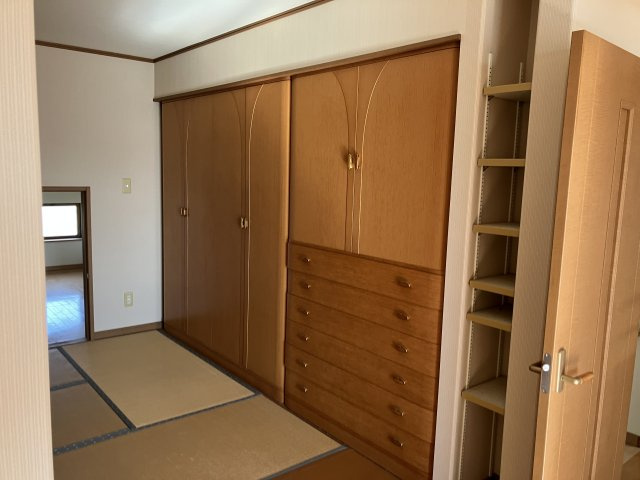 杉山町字新松丘58番2貸家の収納