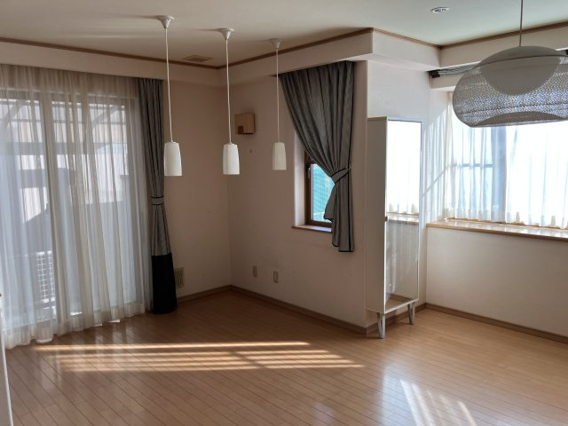 杉山町字新松丘58番2貸家の居間・リビング