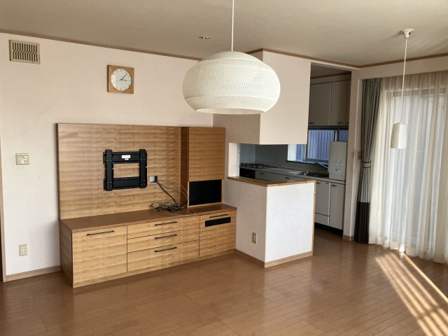 杉山町字新松丘58番2貸家の居間・リビング