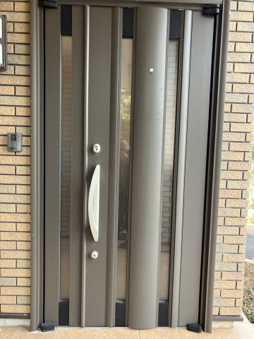 杉山町字新松丘58番2貸家の玄関