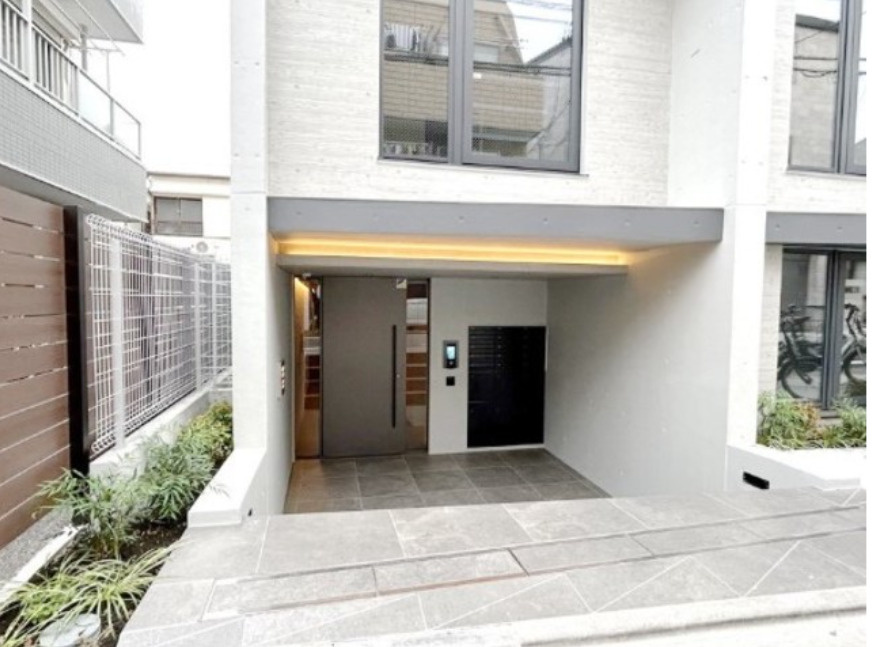 アトリオフラッツ三軒茶屋North　フリーレント　礼金０　新築のエントランス