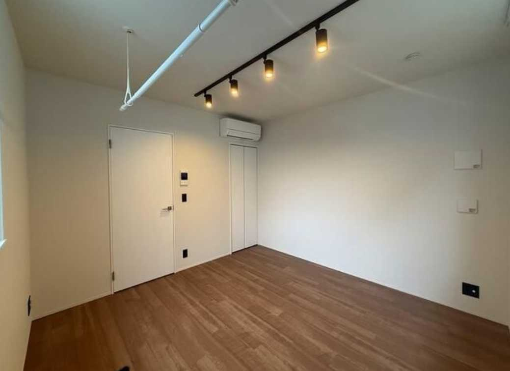 アトリオフラッツ三軒茶屋North　フリーレント　礼金０　新築の居間・リビング