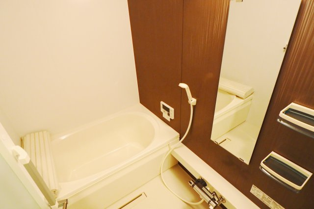 シャーメゾンプレシャス祇園の浴室