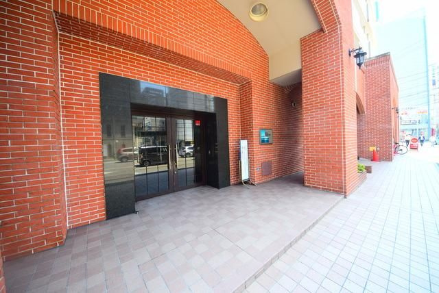 アマックス横浜のエントランス