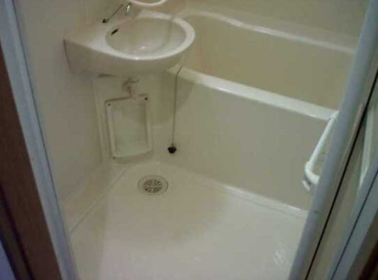 ハーヴェスト八雲　駒沢公園徒歩圏内　敷金０　南東角部屋の浴室