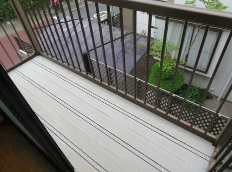 ハーヴェスト八雲　駒沢公園徒歩圏内　敷金０　南東角部屋のバルコニー