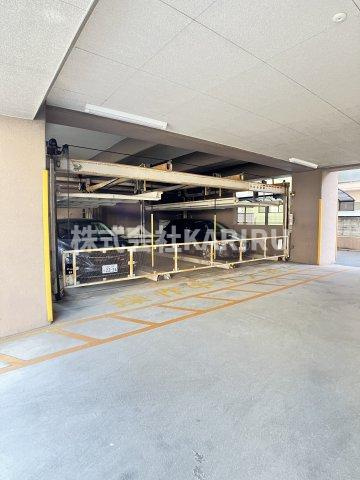 ラペジブルの駐車場