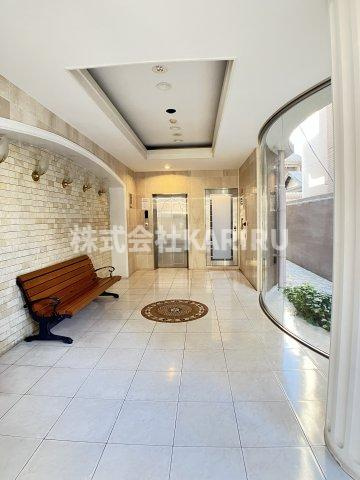 ラペジブルのロビー