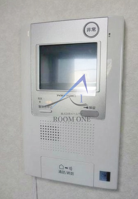 ルーブル中野坂上参番館のセキュリティ|モニター付きインターホンです。
