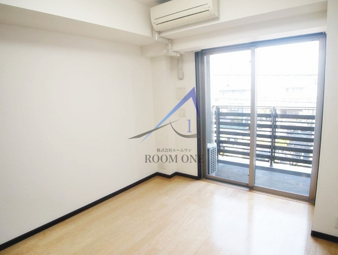 プラティーク・キューヴの居間・リビング|洋室のお部屋です。