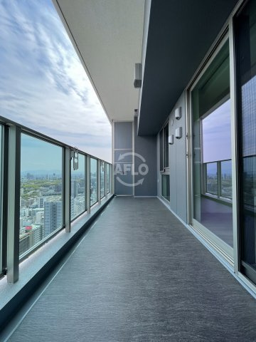 ジオタワー南森町　堀川小学校区のバルコニー|ジオタワー南森町　バルコニー