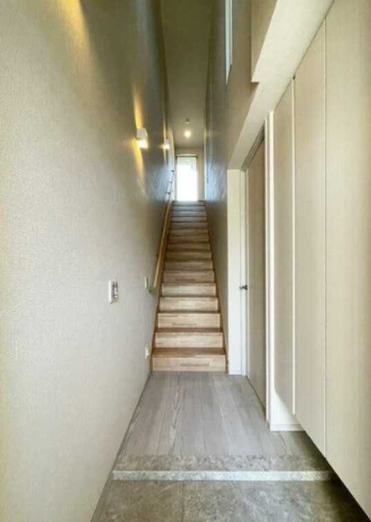 瀬田の杜Garden&Terrace　床暖房　ペット相談　タウンハウスの玄関