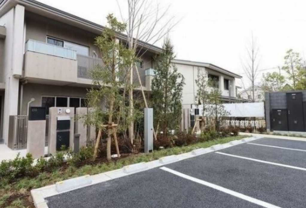 瀬田の杜Garden&Terrace　床暖房　ペット相談　タウンハウスの駐車場