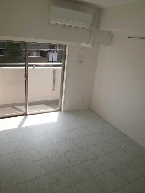 アイル東京向島弐番館の居間・リビング