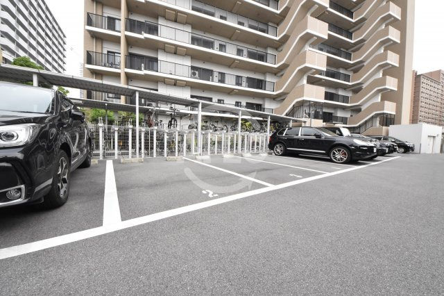 プラネスーペリア梅田北ブライトコンフォートの駐車場|プラネスーペリア梅田北ブライトコンフォート　駐車場