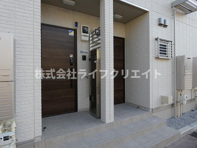 フォレストのエントランス|※実際のお写真に更新しました。