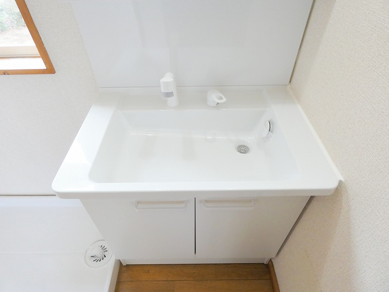 部屋数ゆったり８ＬＬＤＫの洗面所