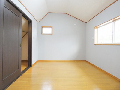 【居間・リビング】 | 部屋数ゆったり８ＬＬＤＫ