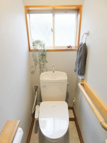 部屋数ゆったり８ＬＬＤＫのトイレ