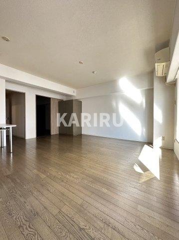 NOVA京橋の居間・リビング