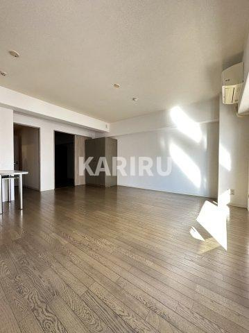 NOVA京橋の居間・リビング